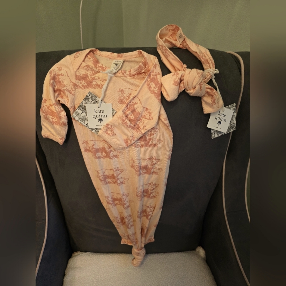 KQ NWT Pink Piggies knotted gown + bow